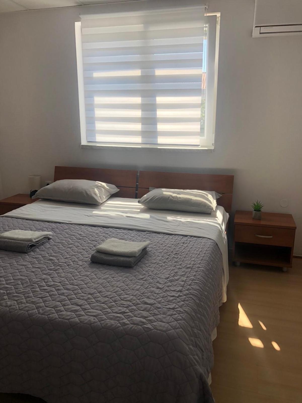 Apartma Smit Vir Eksteriør billede